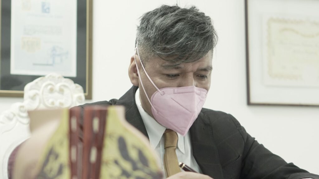 Dr. Elmer Terrazas: Transformando la Cirugía Plástica con Ética y Profesionalismo