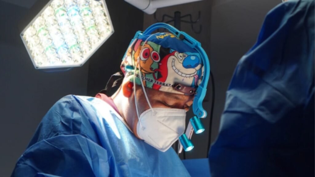 Dr. Elmer Terrazas: Más de 10.000 Pacientes Confiaron en su Experiencia